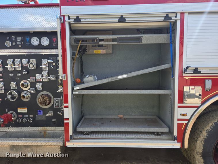 image for item YA0468 2000 Pierce pumper fire truck