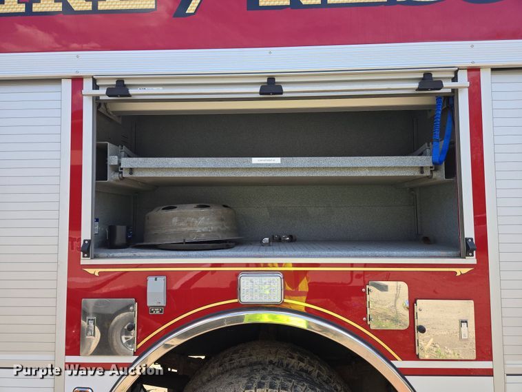 image for item YA0468 2000 Pierce pumper fire truck