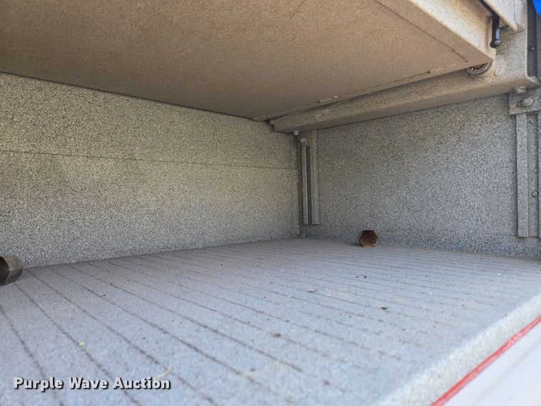 image for item YA0468 2000 Pierce pumper fire truck