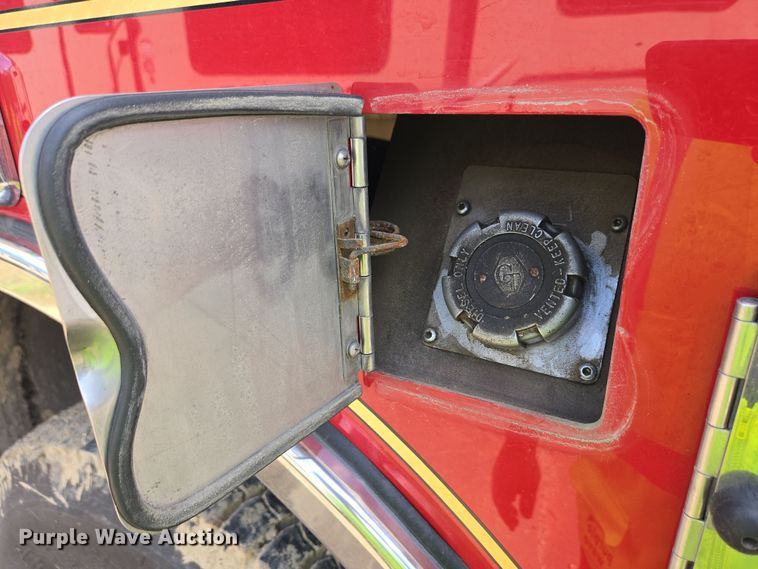 image for item YA0468 2000 Pierce pumper fire truck