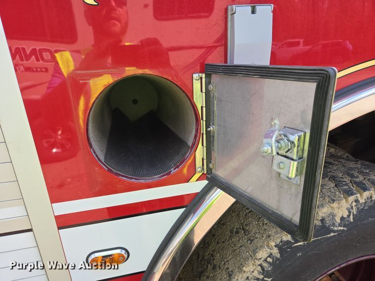 image for item YA0468 2000 Pierce pumper fire truck