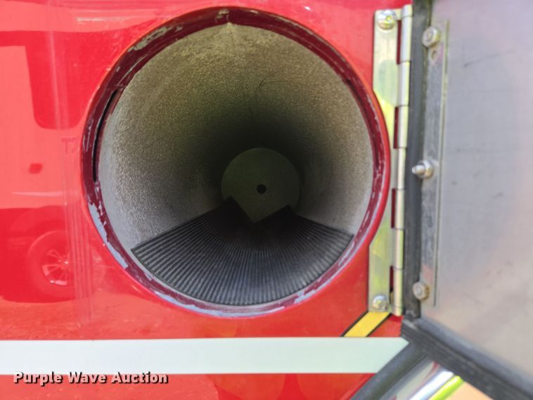 image for item YA0468 2000 Pierce pumper fire truck