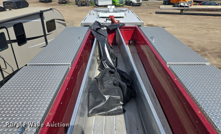 image for item YA0468 2000 Pierce pumper fire truck