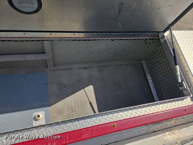 image for item YA0468 2000 Pierce pumper fire truck