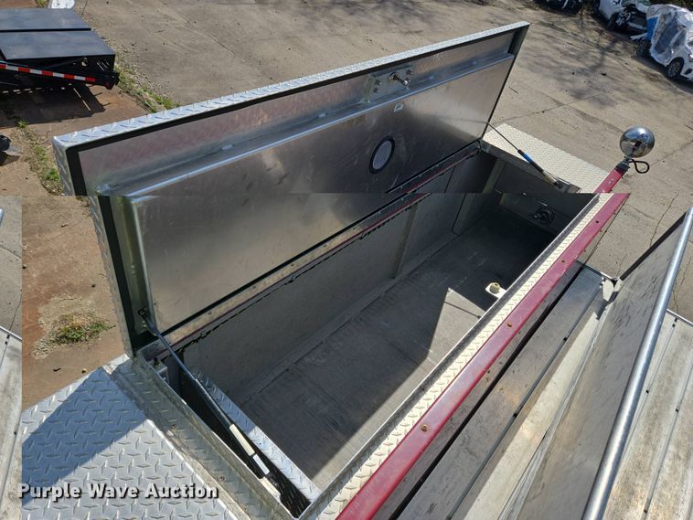 image for item YA0468 2000 Pierce pumper fire truck