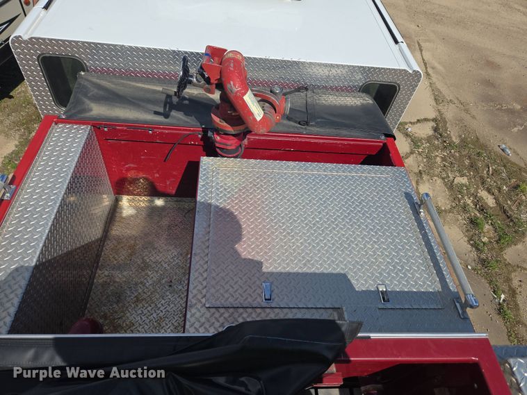 image for item YA0468 2000 Pierce pumper fire truck