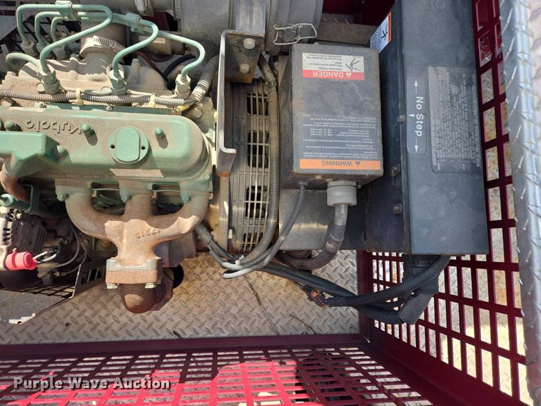 image for item YA0468 2000 Pierce pumper fire truck