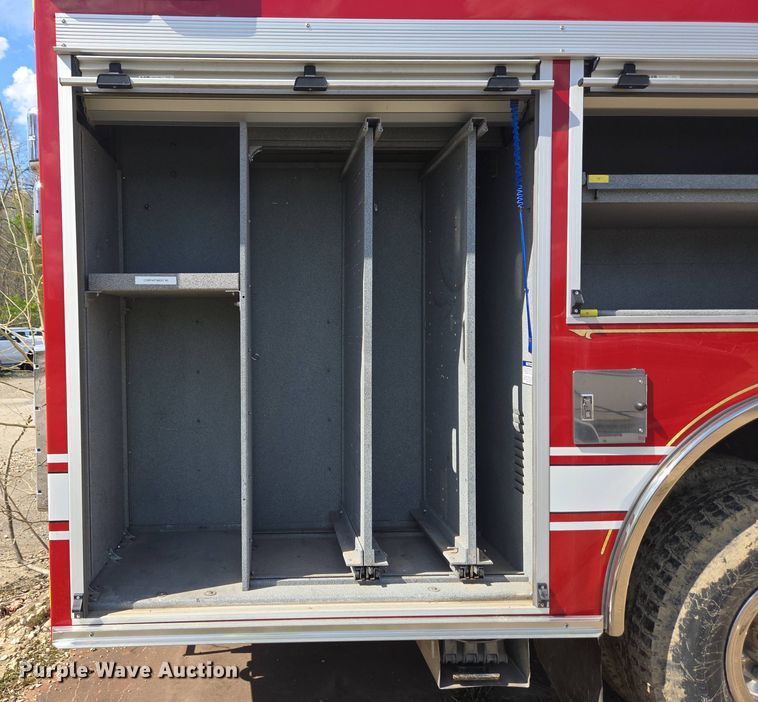 image for item YA0468 2000 Pierce pumper fire truck