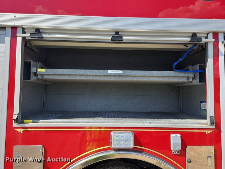 image for item YA0468 2000 Pierce pumper fire truck