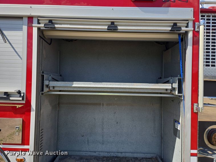 image for item YA0468 2000 Pierce pumper fire truck