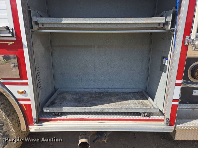 image for item YA0468 2000 Pierce pumper fire truck