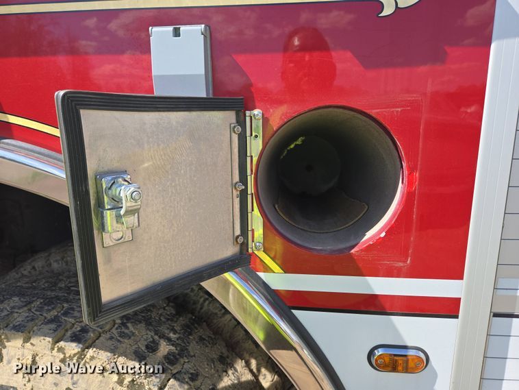 image for item YA0468 2000 Pierce pumper fire truck