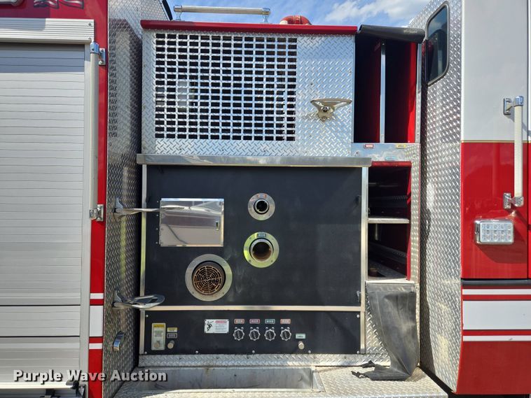 image for item YA0468 2000 Pierce pumper fire truck