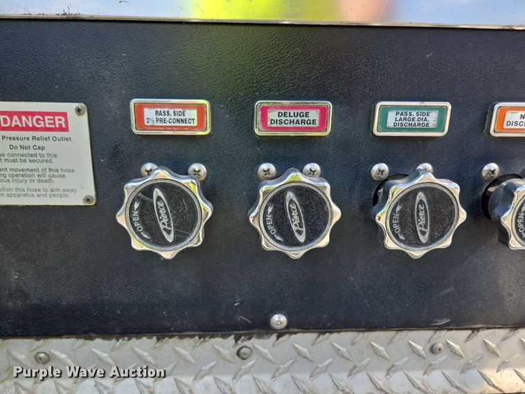 image for item YA0468 2000 Pierce pumper fire truck