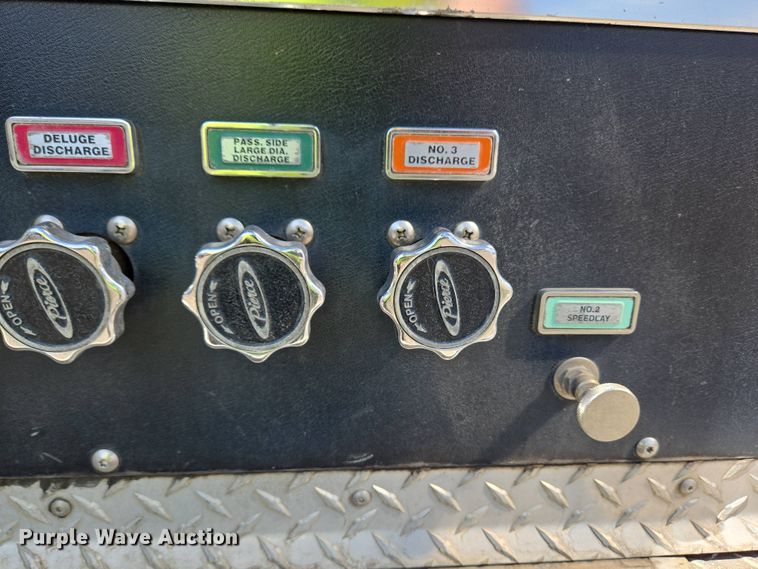 image for item YA0468 2000 Pierce pumper fire truck