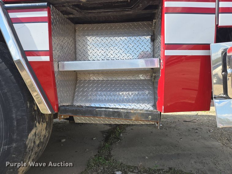 image for item YA0468 2000 Pierce pumper fire truck