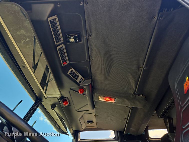 image for item YA0468 2000 Pierce pumper fire truck