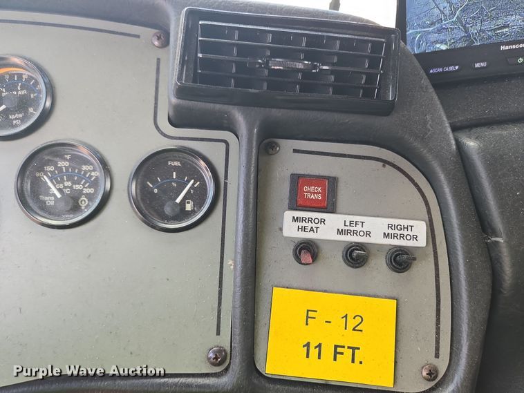 image for item YA0468 2000 Pierce pumper fire truck