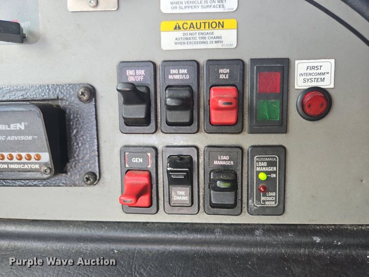 image for item YA0468 2000 Pierce pumper fire truck