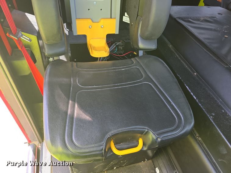 image for item YA0468 2000 Pierce pumper fire truck