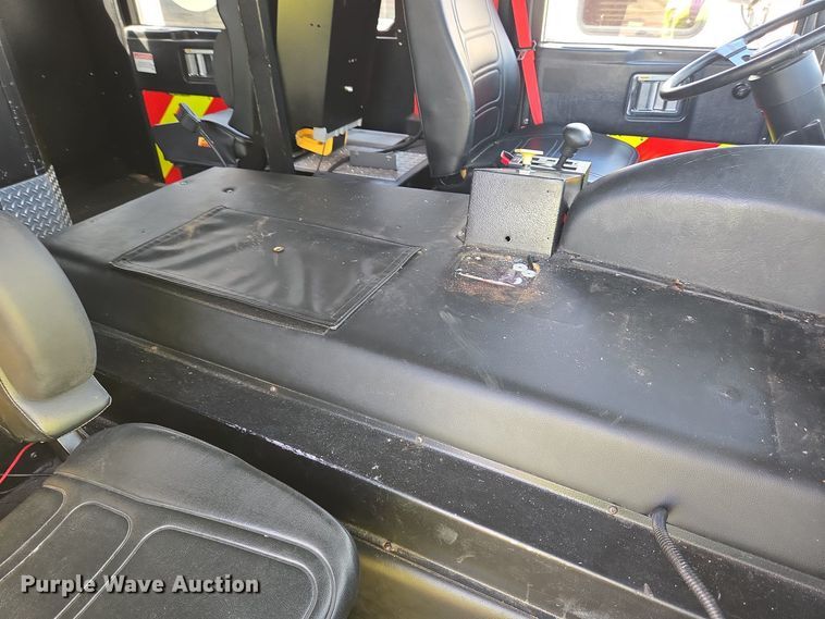 image for item YA0468 2000 Pierce pumper fire truck