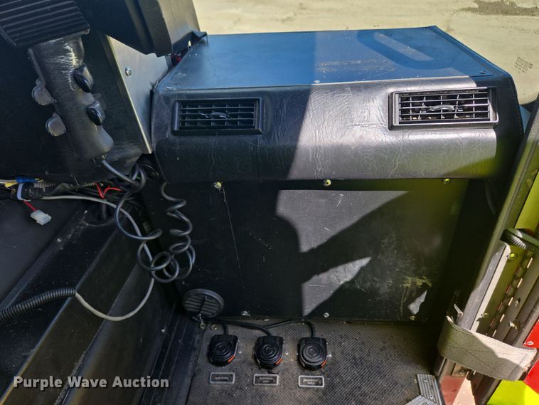 image for item YA0468 2000 Pierce pumper fire truck