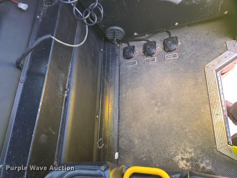 image for item YA0468 2000 Pierce pumper fire truck