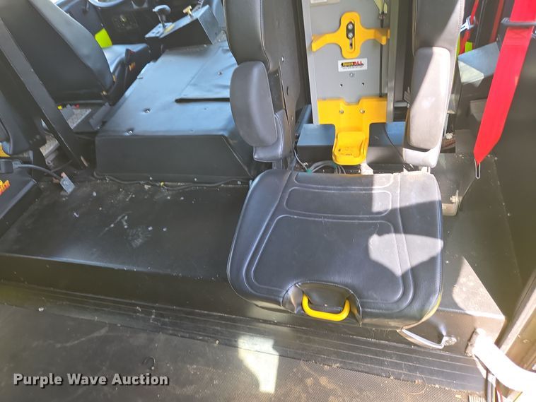 image for item YA0468 2000 Pierce pumper fire truck