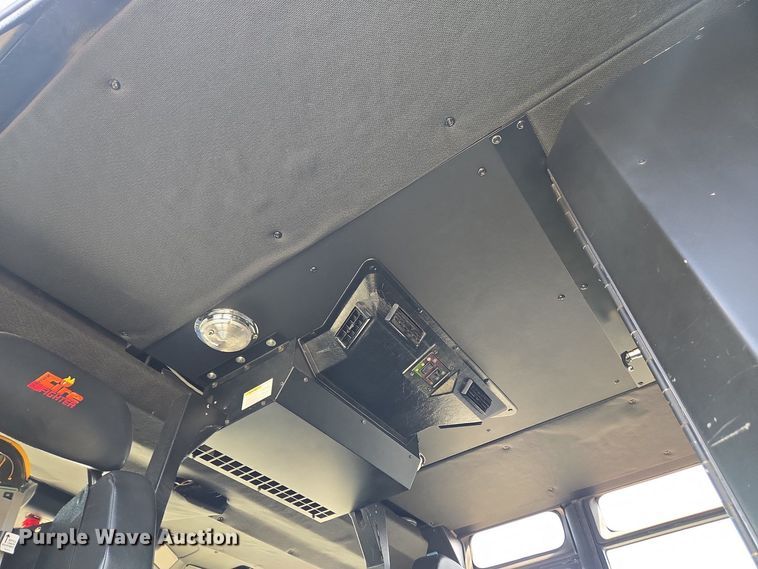 image for item YA0468 2000 Pierce pumper fire truck