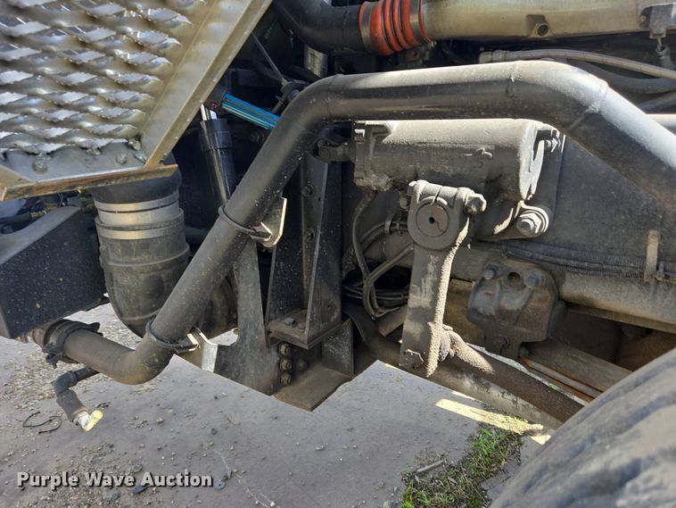 image for item YA0468 2000 Pierce pumper fire truck