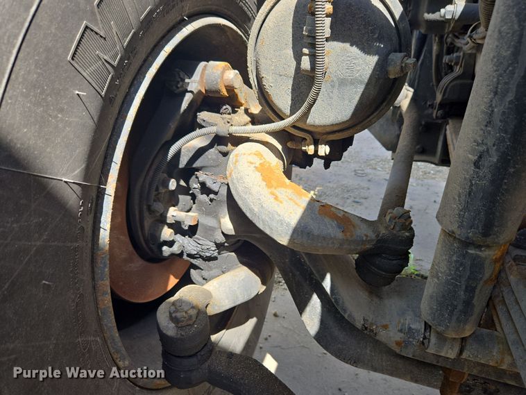 image for item YA0468 2000 Pierce pumper fire truck