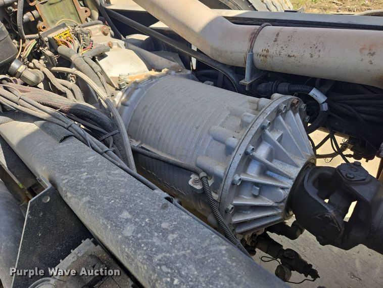 image for item YA0468 2000 Pierce pumper fire truck