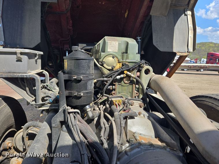 image for item YA0468 2000 Pierce pumper fire truck