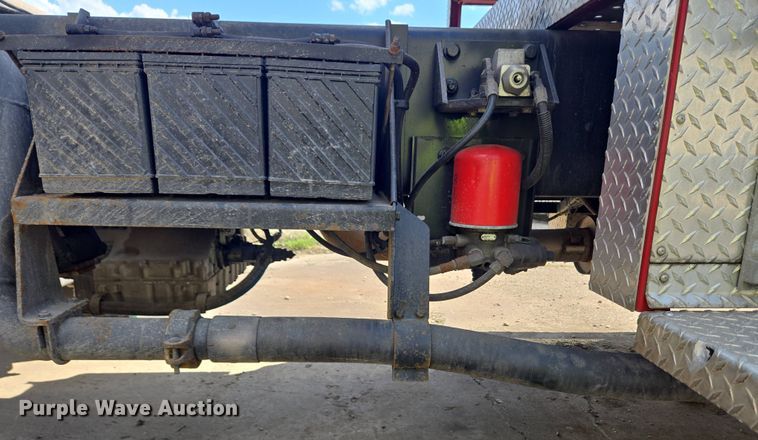 image for item YA0468 2000 Pierce pumper fire truck