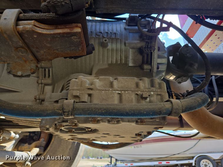 image for item YA0468 2000 Pierce pumper fire truck