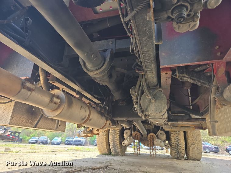 image for item YA0468 2000 Pierce pumper fire truck