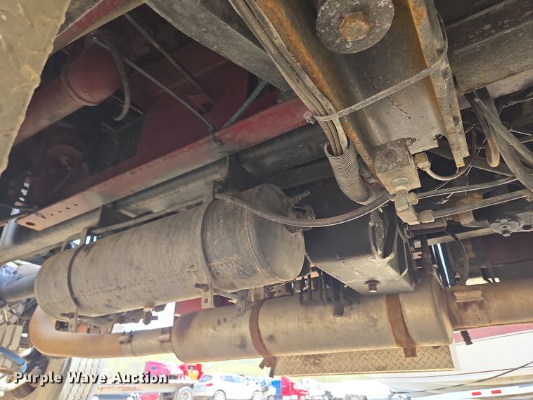 image for item YA0468 2000 Pierce pumper fire truck