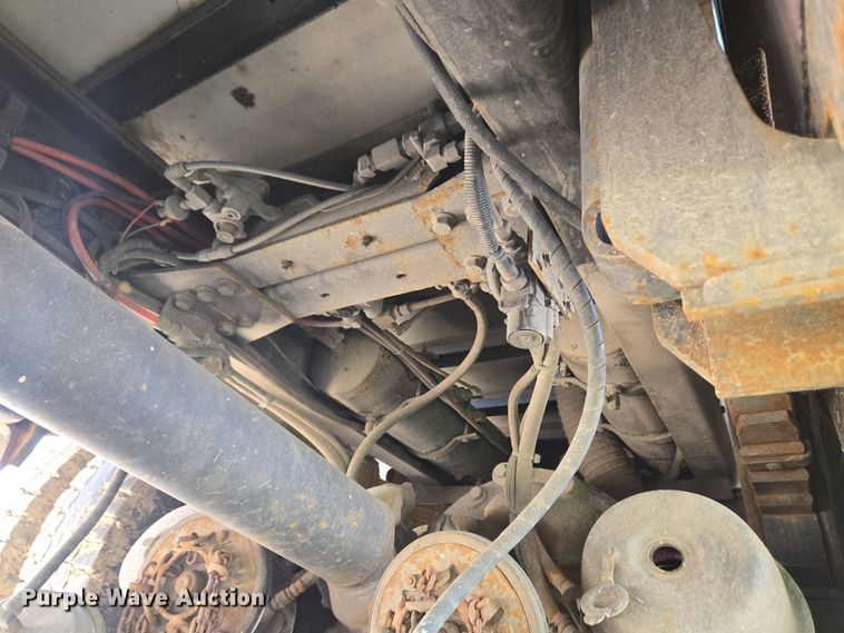 image for item YA0468 2000 Pierce pumper fire truck