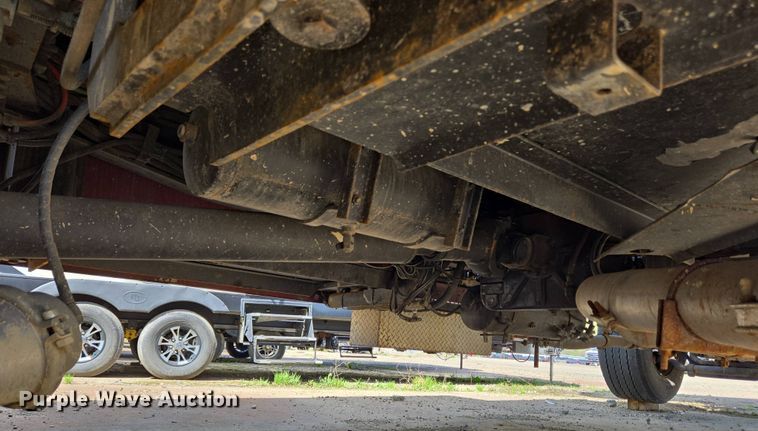 image for item YA0468 2000 Pierce pumper fire truck