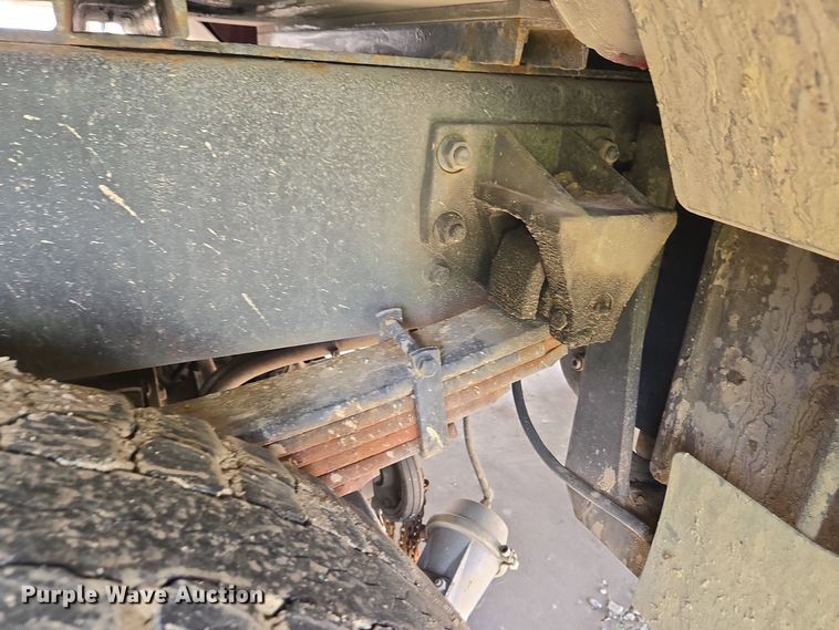 image for item YA0468 2000 Pierce pumper fire truck