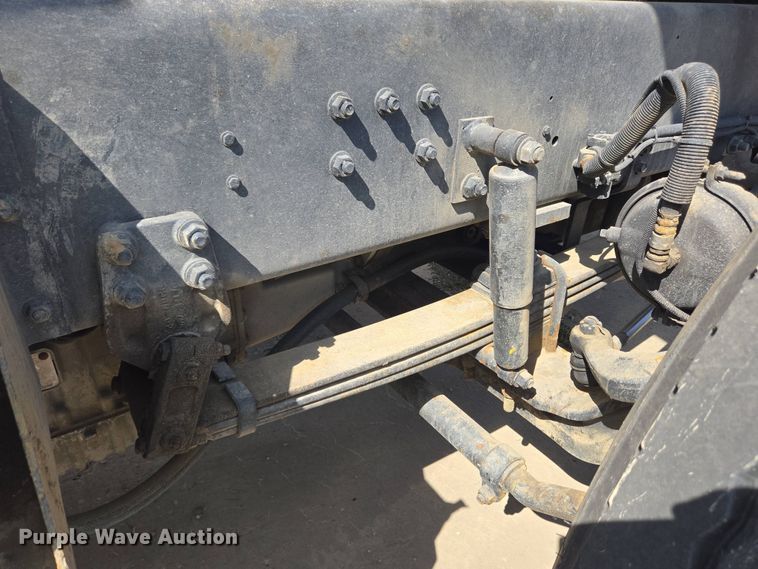 image for item YA0468 2000 Pierce pumper fire truck