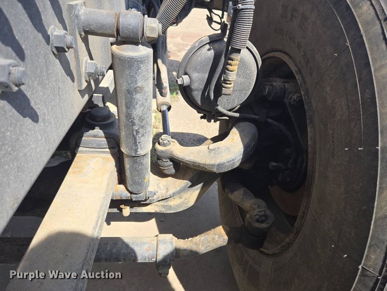 image for item YA0468 2000 Pierce pumper fire truck