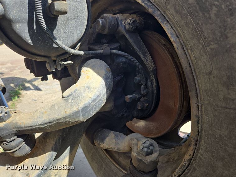 image for item YA0468 2000 Pierce pumper fire truck