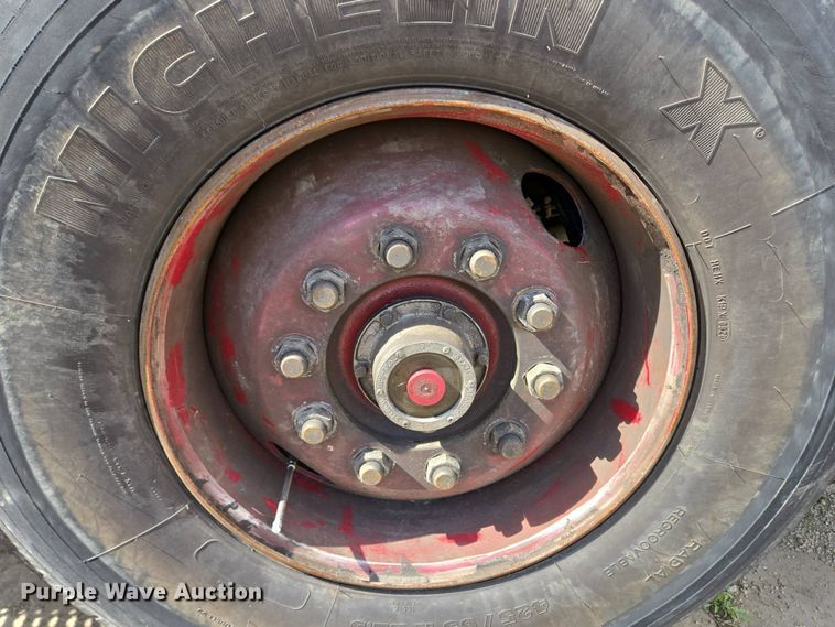 image for item YA0468 2000 Pierce pumper fire truck