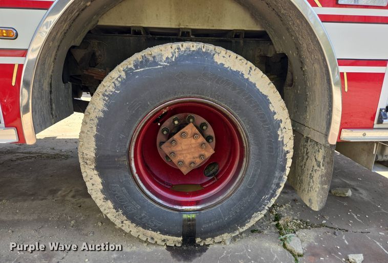 image for item YA0468 2000 Pierce pumper fire truck