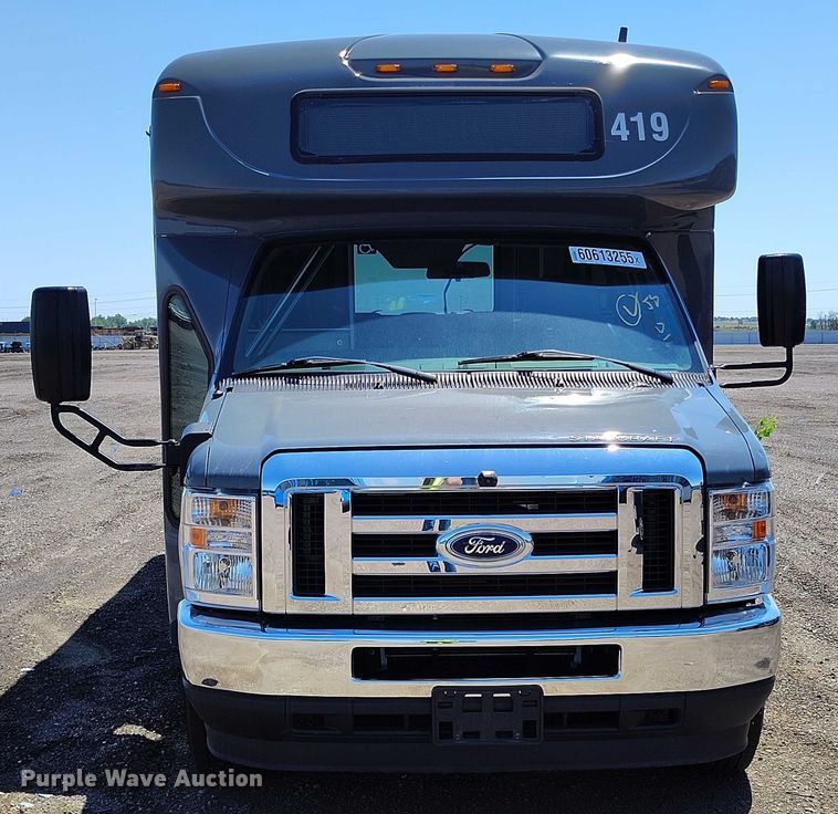 image for item YA0635 2022 Ford E450 shuttle bus