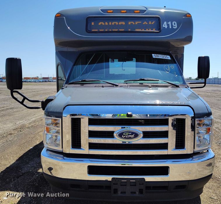 image for item YA0635 2022 Ford E450 shuttle bus
