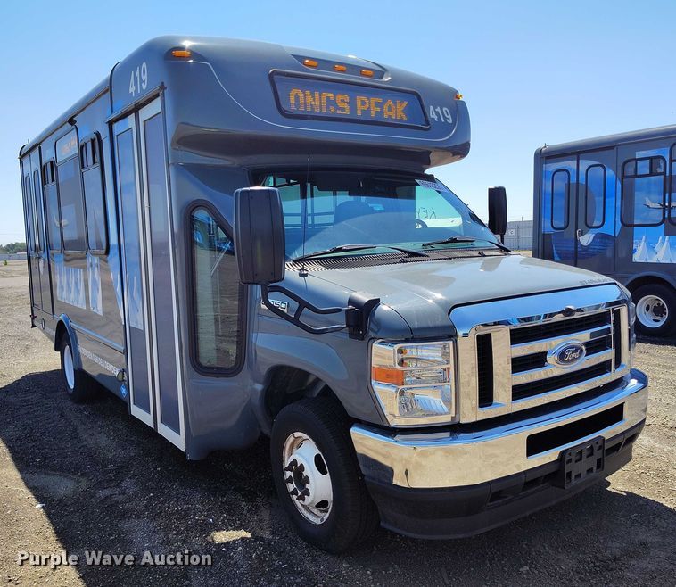 image for item YA0635 2022 Ford E450 shuttle bus