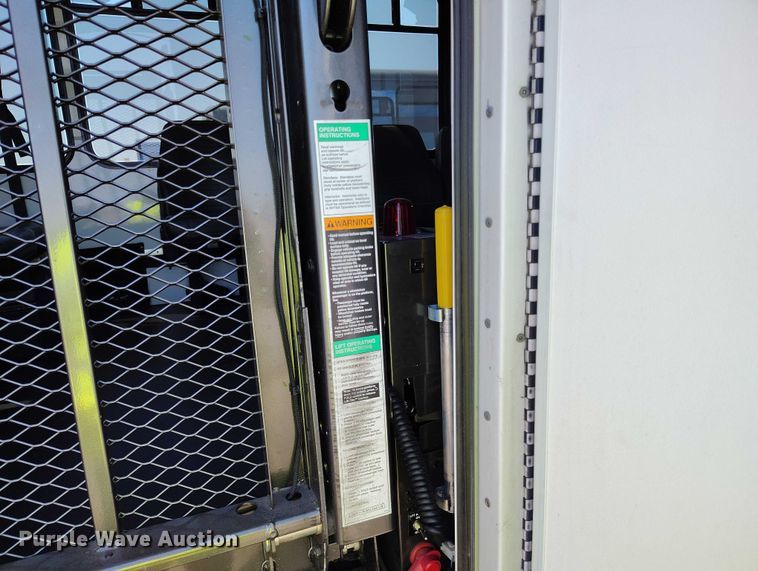 image for item YA0635 2022 Ford E450 shuttle bus