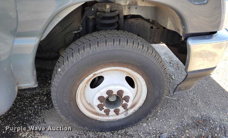 image for item YA0635 2022 Ford E450 shuttle bus